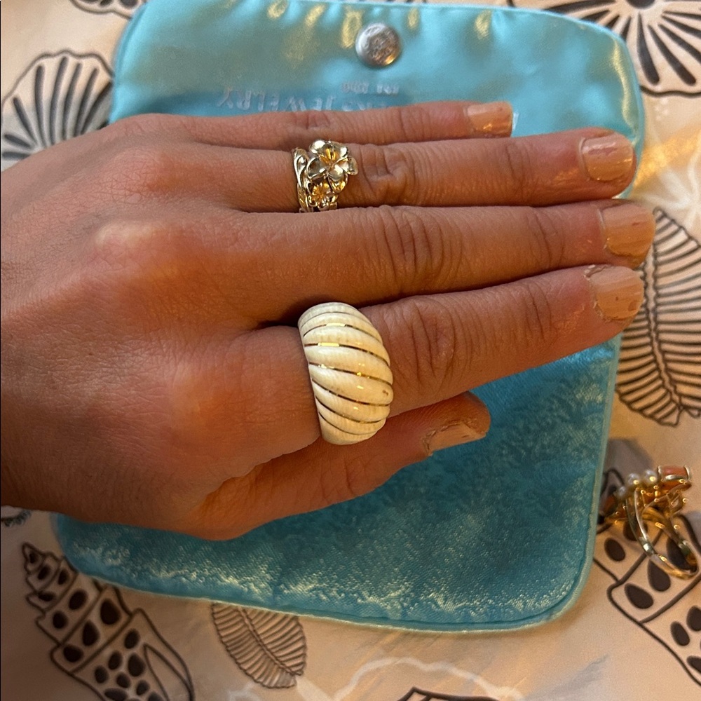 Vintage White and Gold 14k Women's Ring